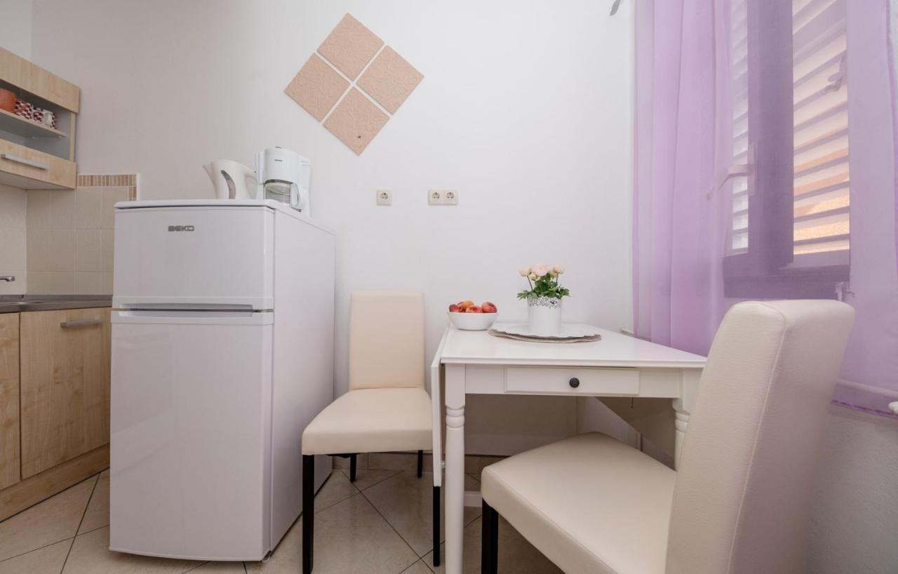 Apartments Makaus Supetarska Draga Ngoại thất bức ảnh