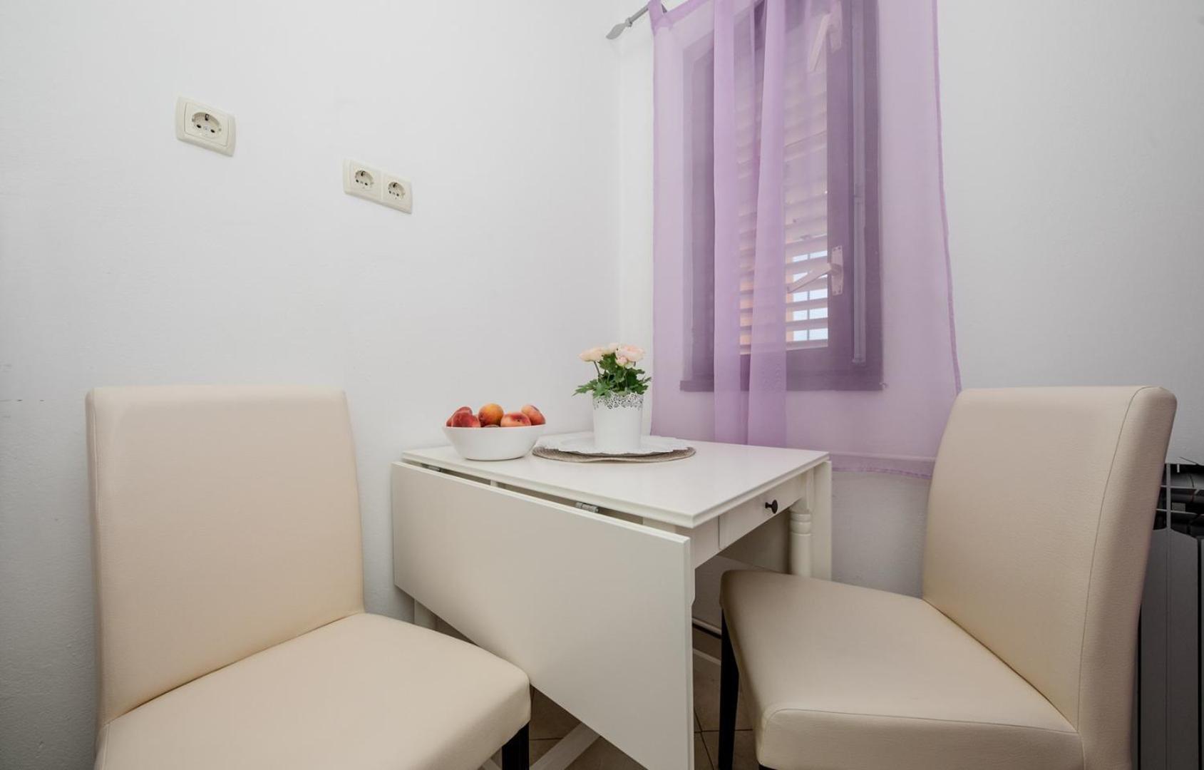 Apartments Makaus Supetarska Draga Ngoại thất bức ảnh